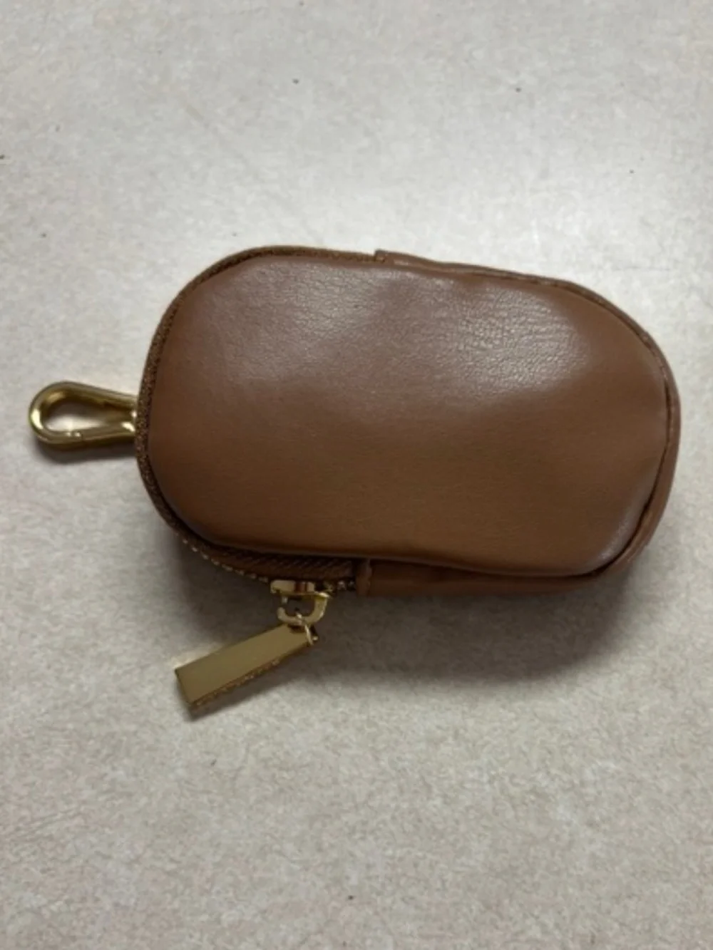 Steve Madden (NWOT) coin, AirPods, key pouch